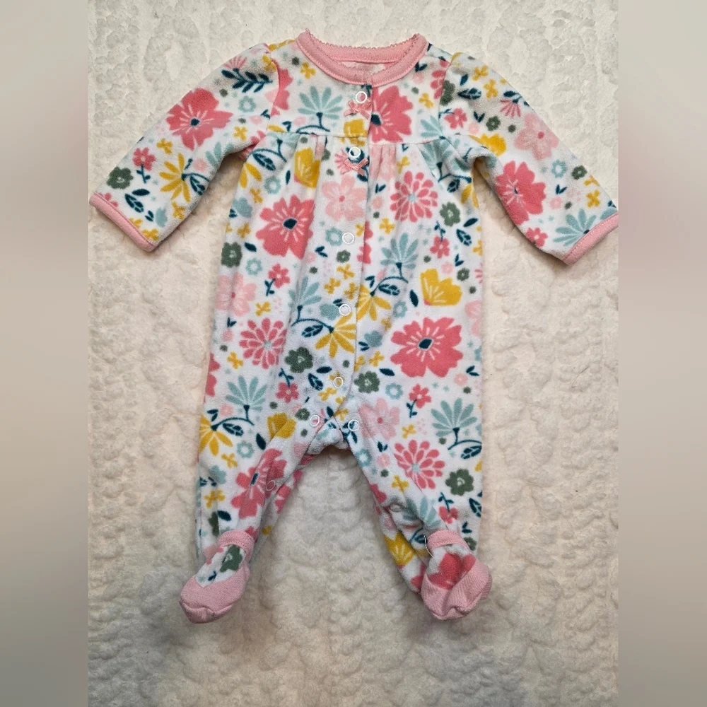 3-Piece Newborn Girl Outfit Bundle – Carter’s / Child of Mine / Just One You